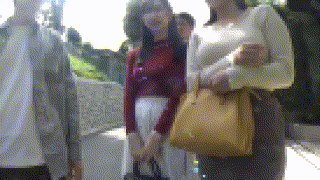 dvmm00218【一般男女モニタリングAV マジックミラーの向こうには愛する旦那たち！巨乳ママ友2人組が初対面の童貞くんをW筆おろし！旦那よりも遥かにおっきい年下デカチ○ポに火照ってしまったご無沙汰人妻2人のチ○ポ奪いあいハーレム逆3P連続中出し！】無料エロ動画AVあべ藍｜わか菜ほの｜愛葉陽葵｜鈴木真夕 エロGIF 1